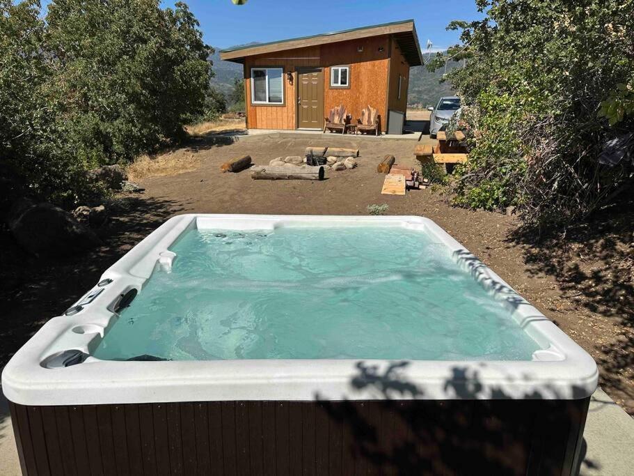 Walnut Cottage Badger Екстер'єр фото